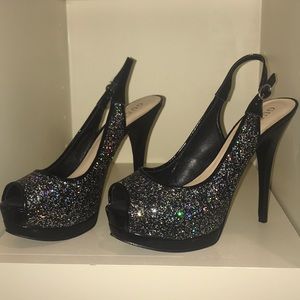 GUESS SPARKLY HEELS